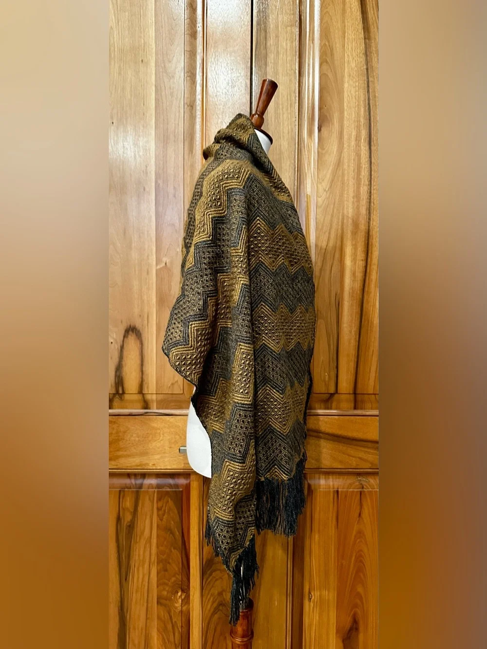 Peru Figueroa Alpaca Navy-Blue/Khaki Chevron Knit Wide Blanket Scarf/Shawl, EUC